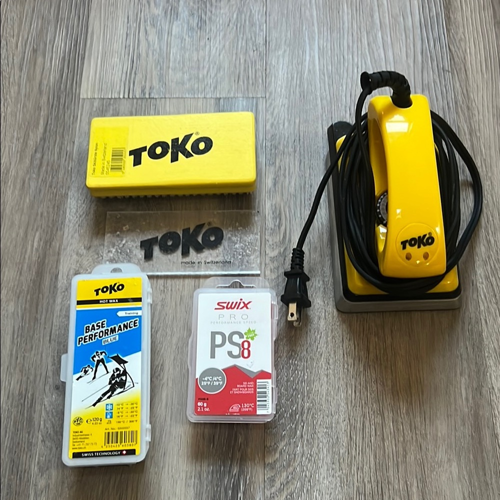 Toko Ski Waxing Kit with Iron